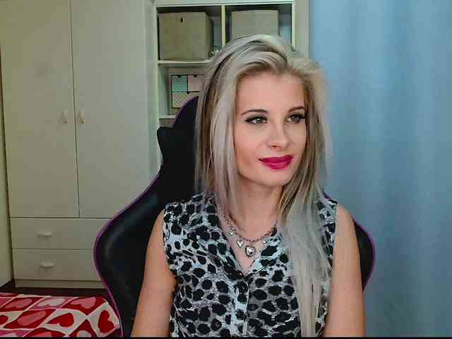 KristineNatural webcam