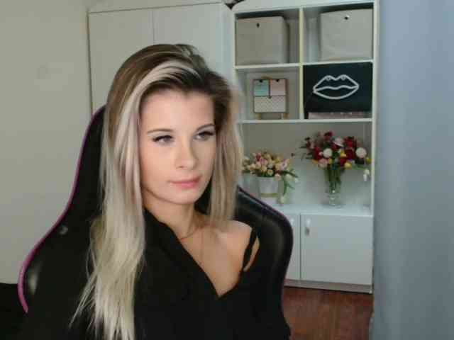 KristineNatural webcam