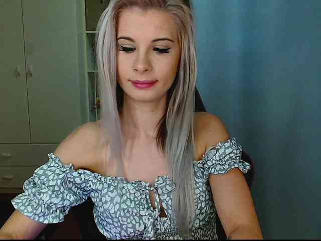 KristineNatural webcam