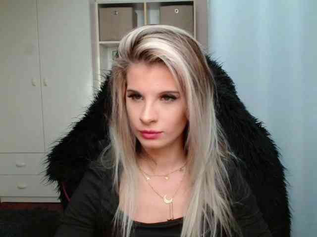 KristineNatural webcam