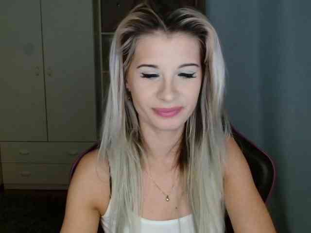 KristineNatural webcam