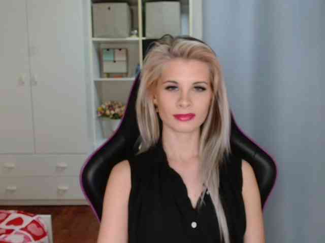 KristineNatural webcam