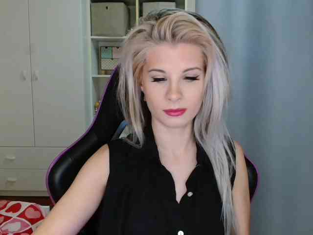 KristineNatural webcam