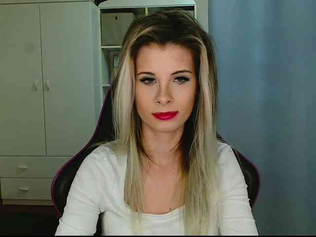 KristineNatural webcam