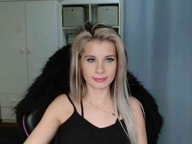 KristineNatural webcam