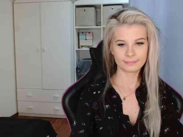 KristineNatural webcam