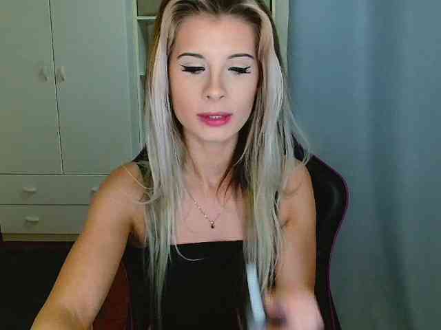 KristineNatural webcam