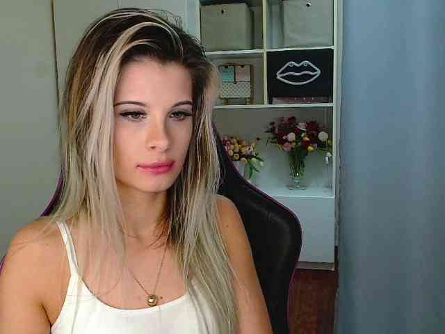 KristineNatural webcam