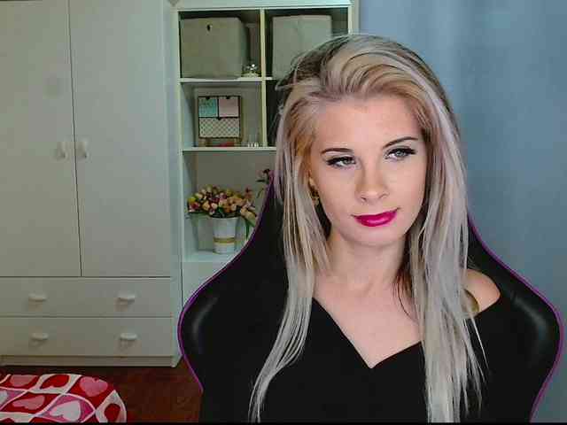 KristineNatural webcam