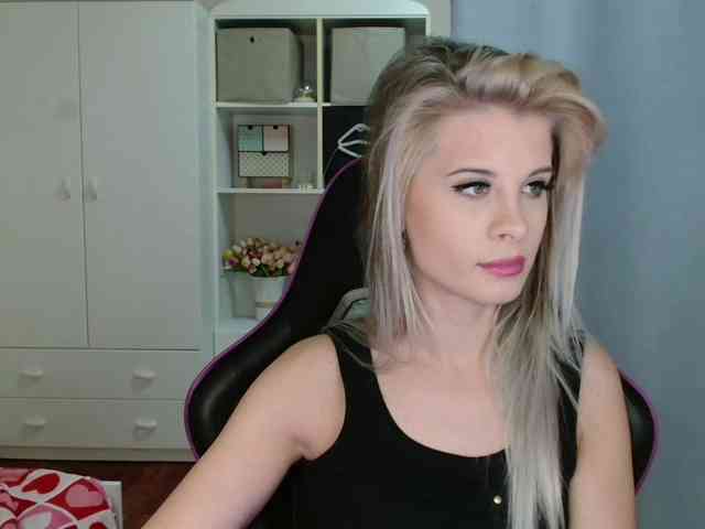 KristineNatural webcam