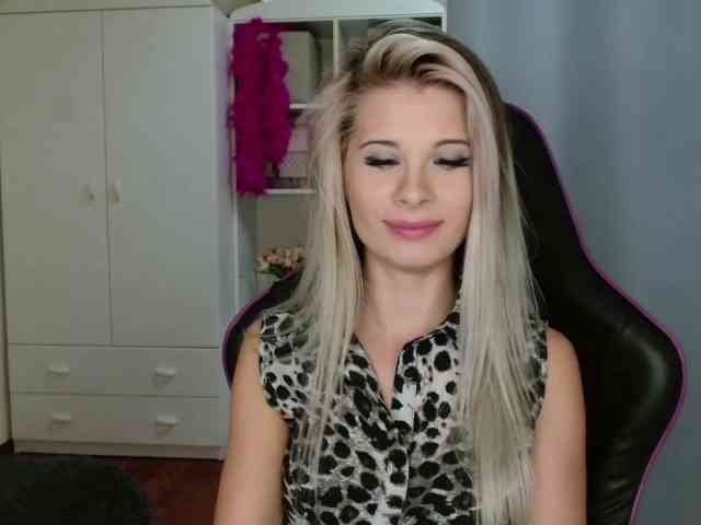 KristineNatural webcam