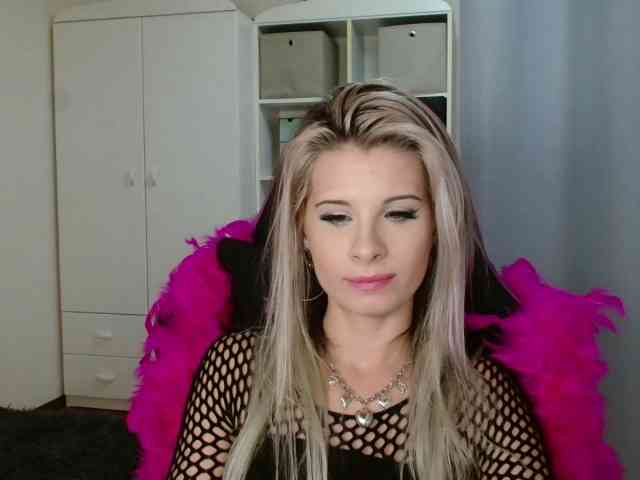 KristineNatural webcam