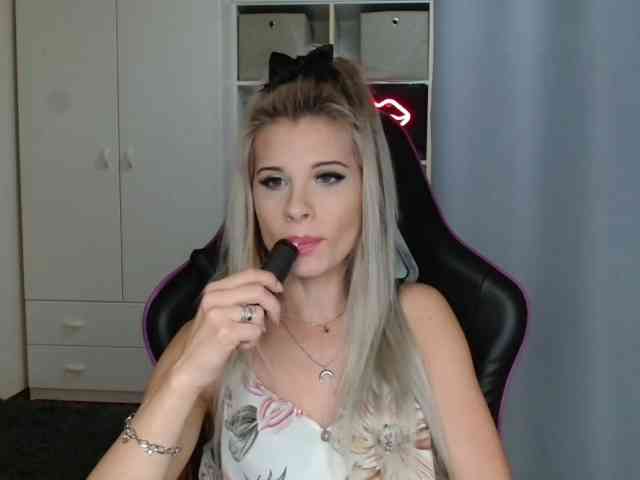 KristineNatural webcam