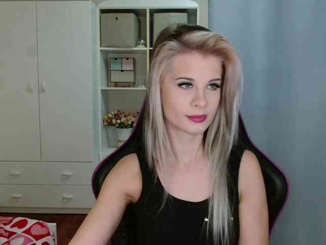 KristineNatural webcam