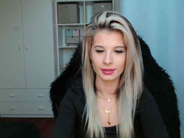 KristineNatural webcam