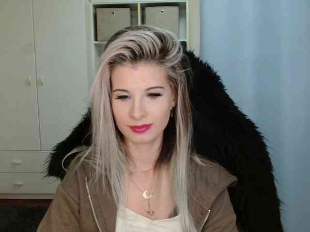 KristineNatural webcam