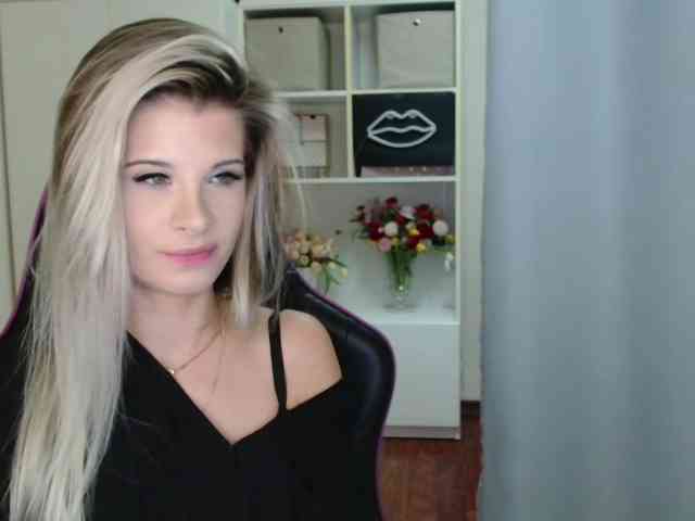KristineNatural webcam