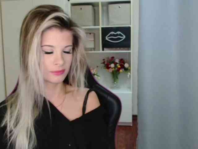 KristineNatural webcam