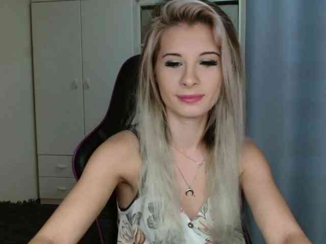 KristineNatural webcam