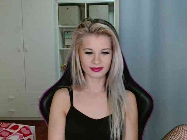 KristineNatural webcam