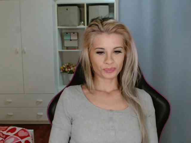 KristineNatural webcam