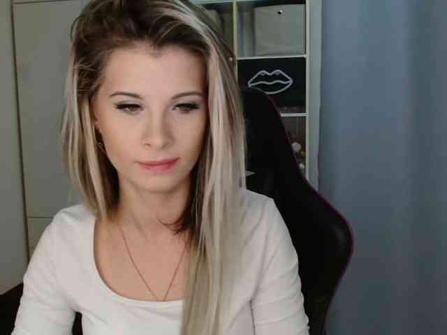 KristineNatural webcam