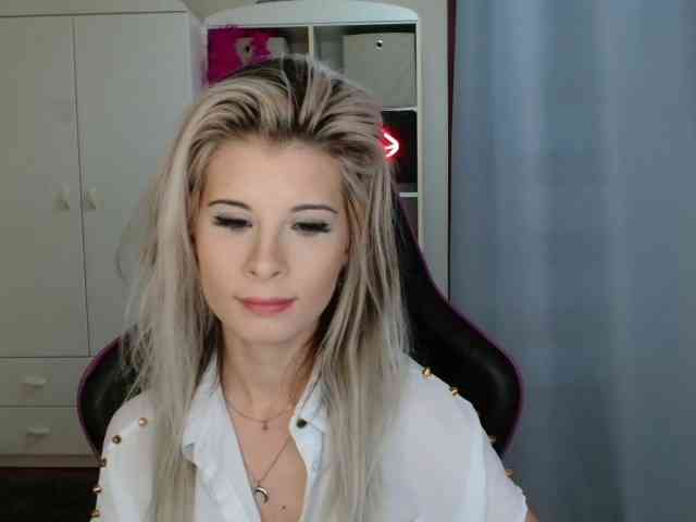 KristineNatural webcam