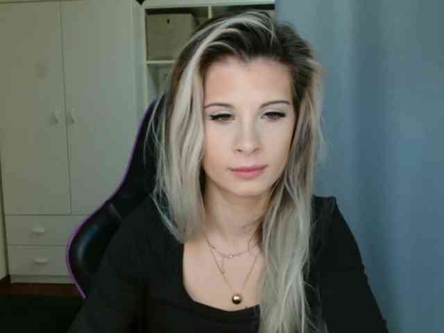 KristineNatural webcam