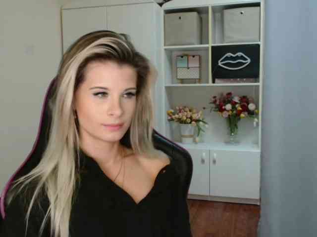 KristineNatural webcam