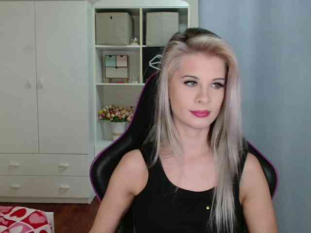 KristineNatural webcam