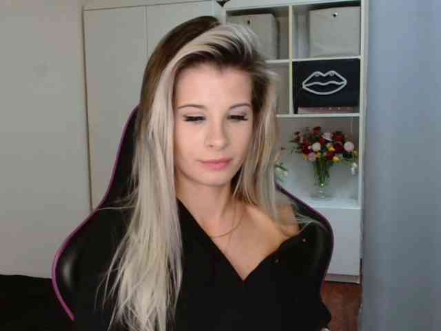KristineNatural webcam