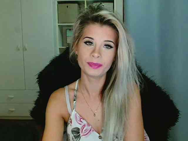 KristineNatural webcam