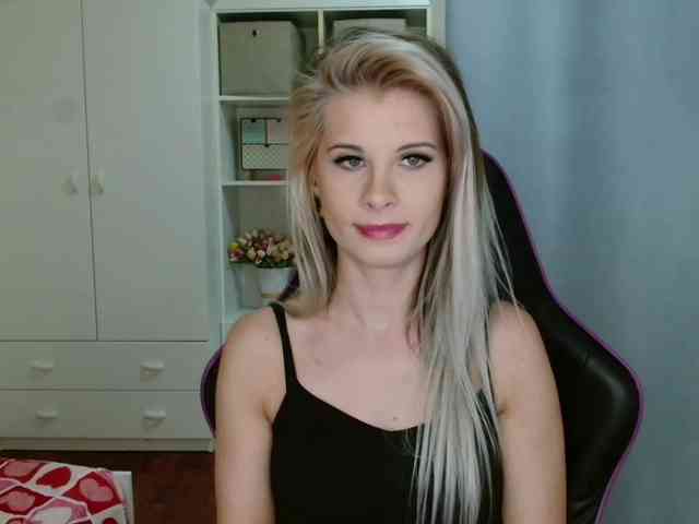 KristineNatural webcam