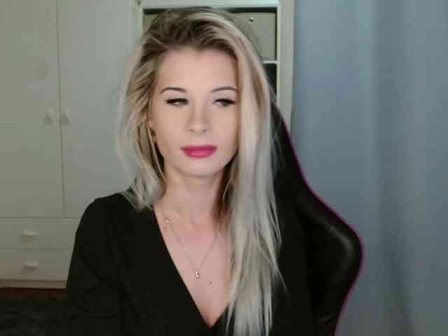 KristineNatural webcam