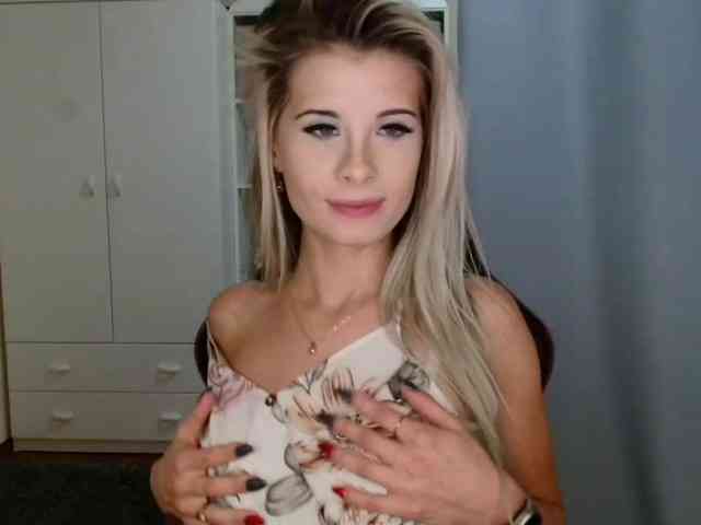 KristineNatural webcam