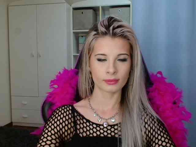 KristineNatural webcam