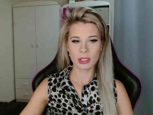 KristineNatural webcam