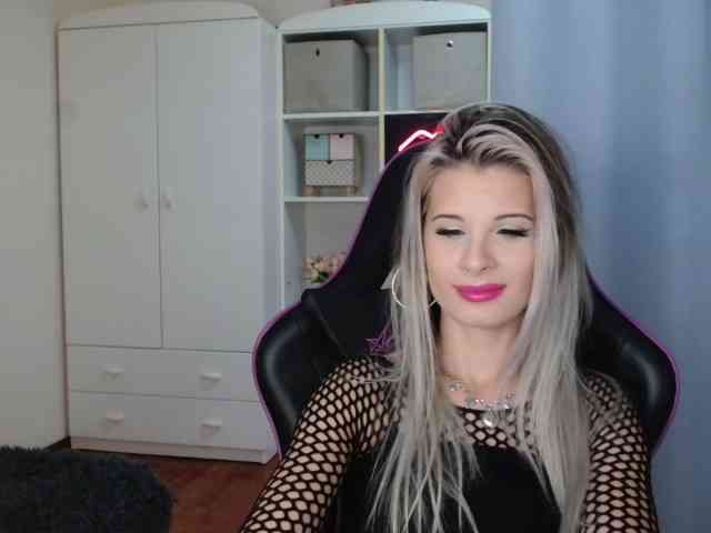 KristineNatural webcam
