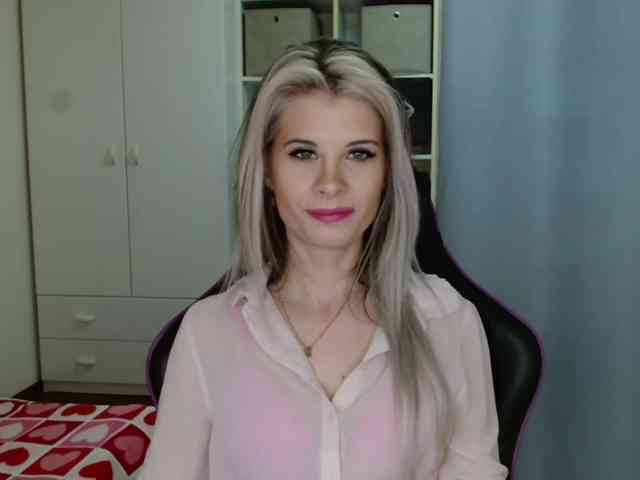 KristineNatural webcam