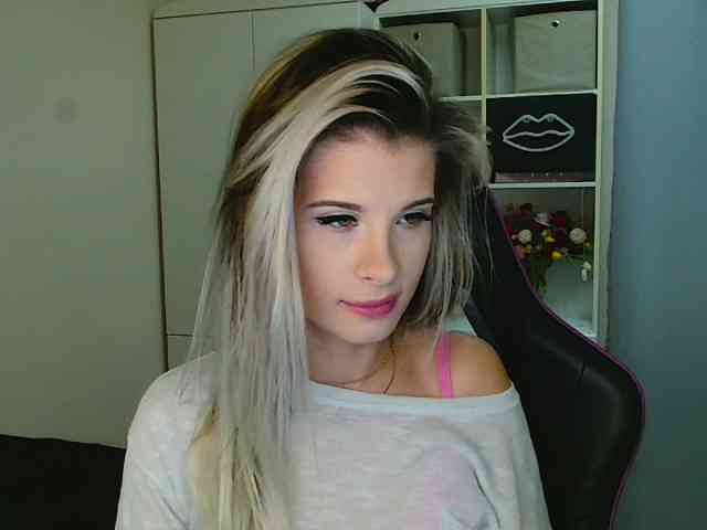 KristineNatural webcam