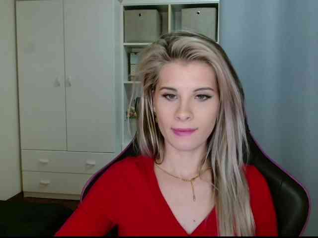 KristineNatural webcam
