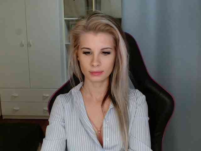 KristineNatural webcam