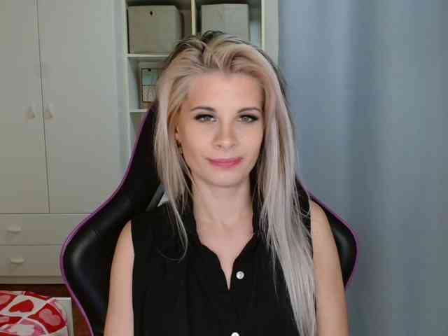 KristineNatural webcam