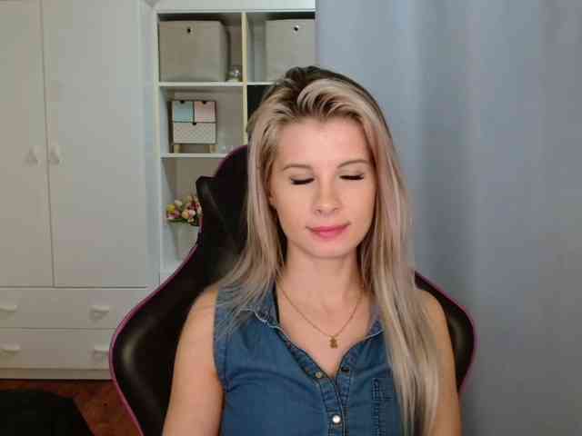 KristineNatural webcam