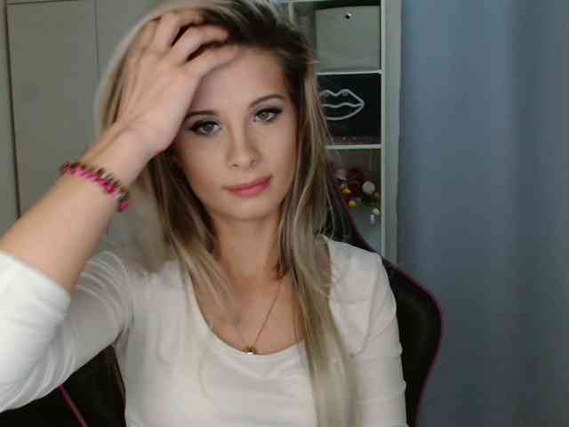 KristineNatural webcam