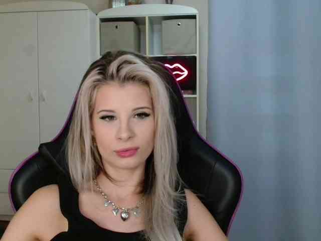 KristineNatural webcam