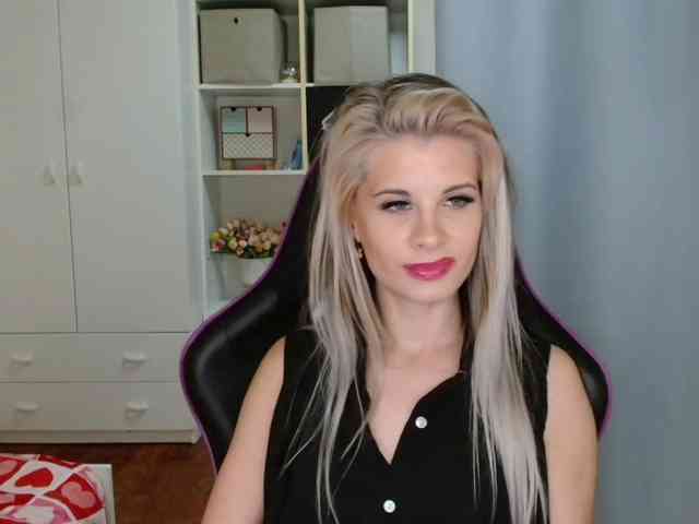 KristineNatural webcam