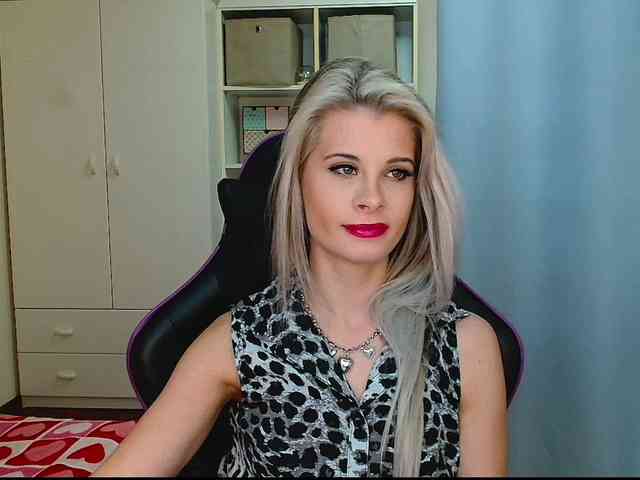 KristineNatural webcam