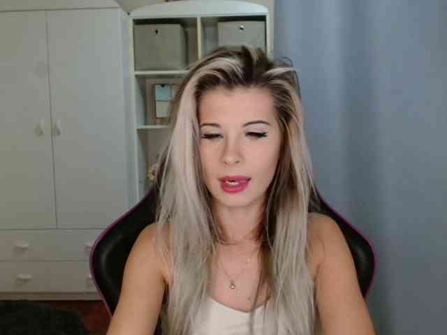 KristineNatural webcam