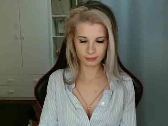 KristineNatural webcam